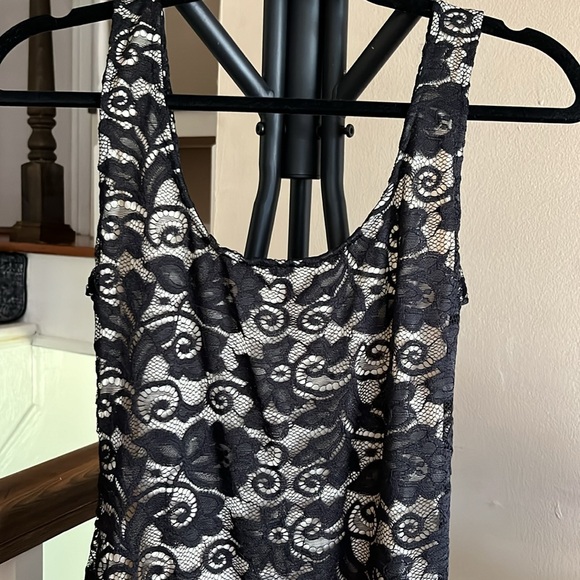 Elegant Dress - Picture 4 of 11